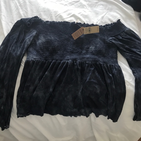 American Eagle Outfitters Tops - NWT AE off the shoulder top